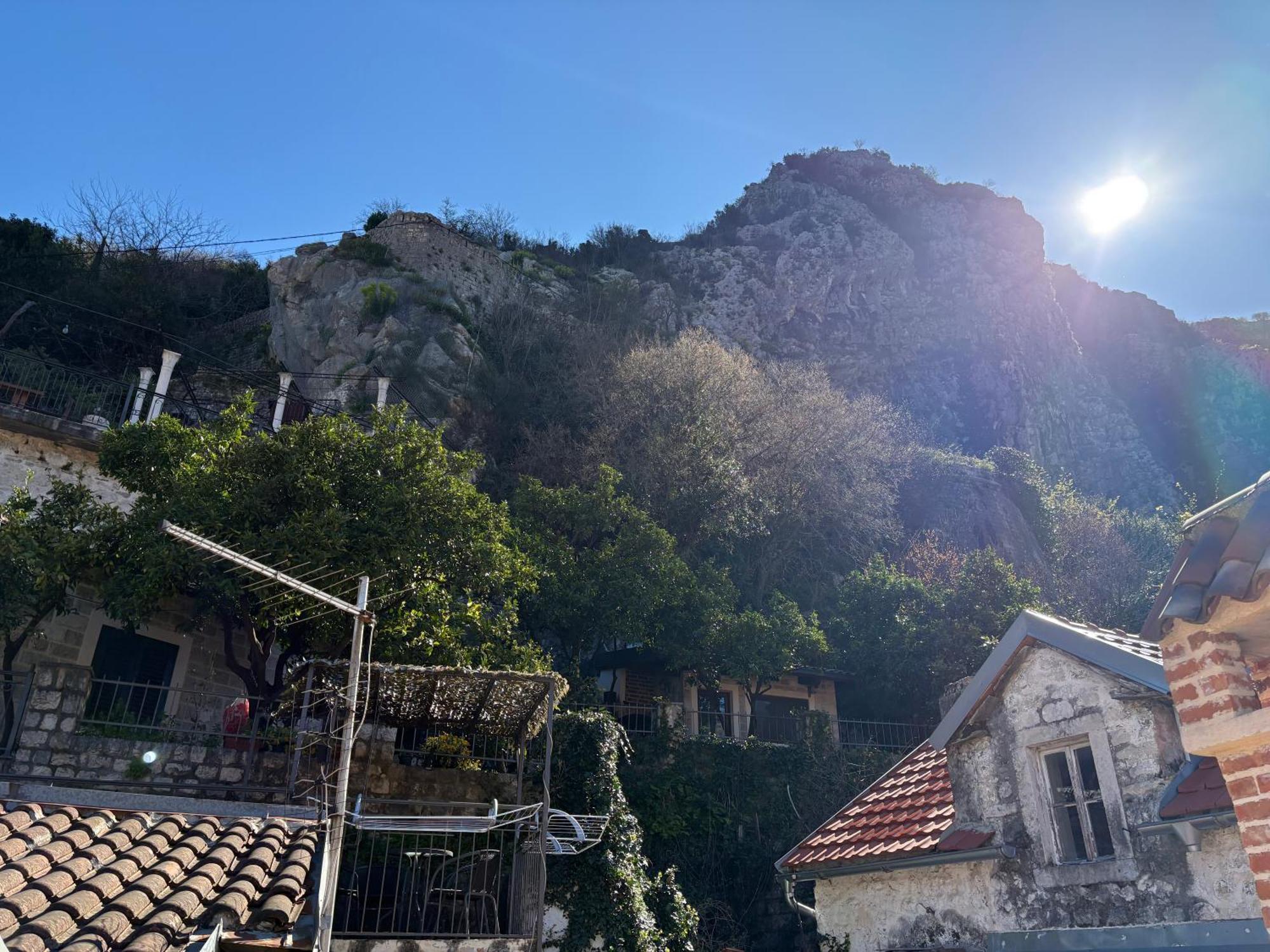 Antika Guesthouse Kotor Bagian luar foto